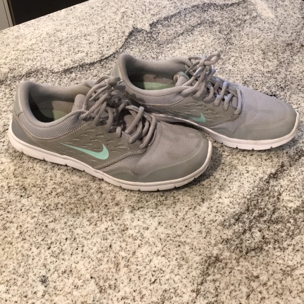 Nike Ladies Shoes Size 7 1/2 Gray/ blue